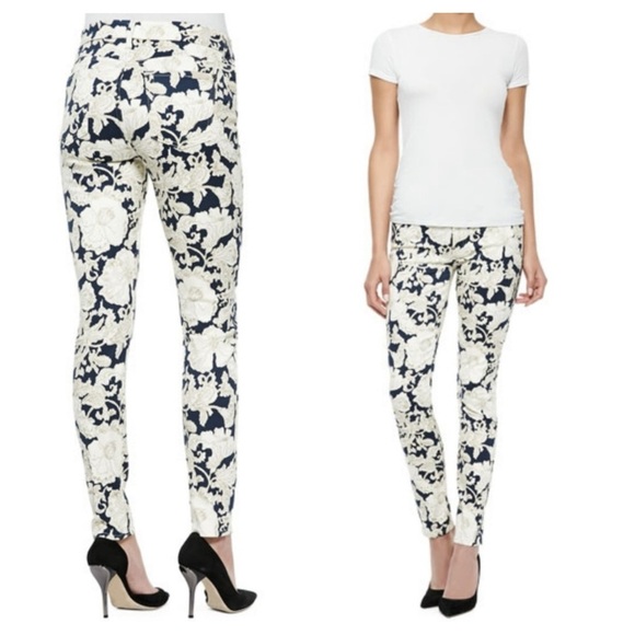 7 For All Mankind Denim - 7 For All Mankind Jeans Skinny 24 Navy Blue Floral Drawing Ivory Printed Stretch